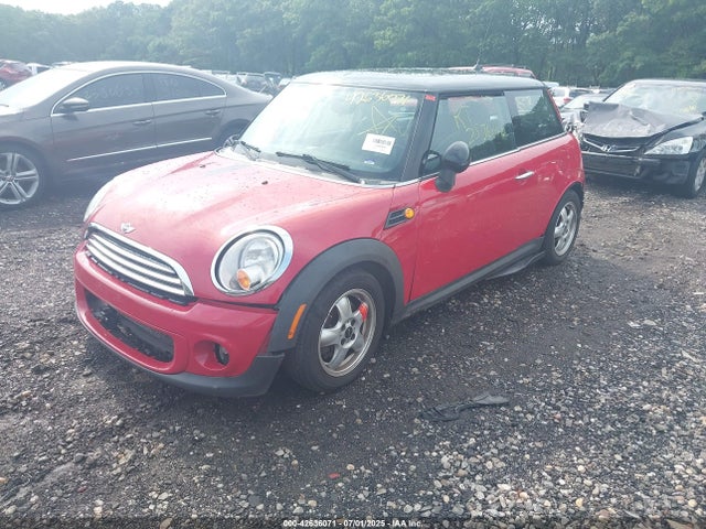 2011 MINI COOPER WMWSU3C50BT098824 Photo 1