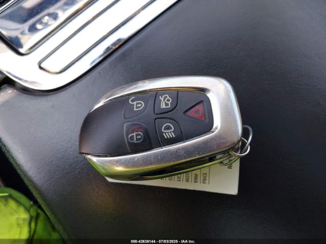 2011 JAGUAR XJ SAJWA2GB8BLV16944 Photo 10