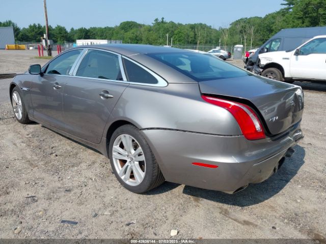 2011 JAGUAR XJ SAJWA2GB8BLV16944 Photo 2