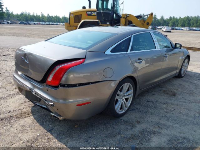 2011 JAGUAR XJ SAJWA2GB8BLV16944 Photo 3