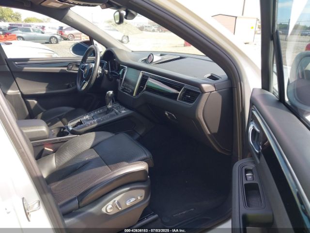 2018 PORSCHE MACAN WP1AA2A5XJLB14626 Photo 4