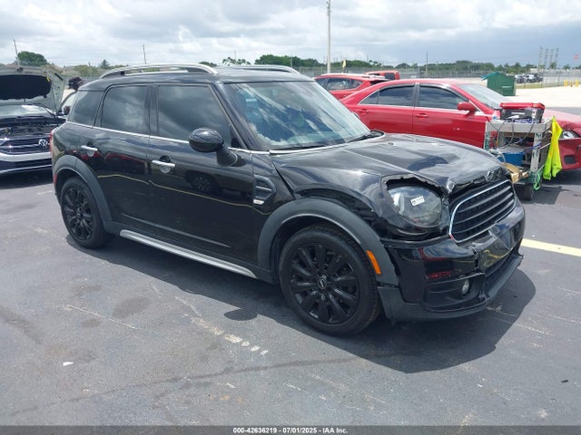 2017 MINI COUNTRYMAN WMZYS7C30H3E06532 Photo 0