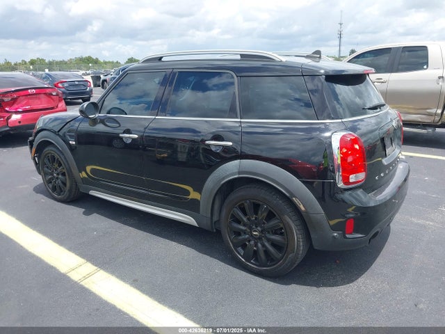 2017 MINI COUNTRYMAN WMZYS7C30H3E06532 Photo 2
