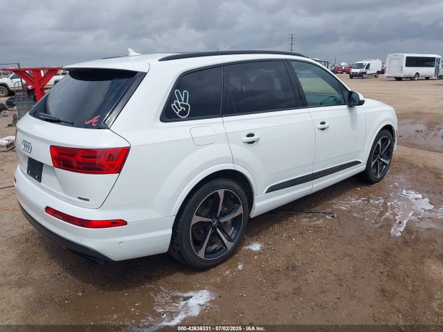 2019 AUDI Q7 WA1LAAF7XKD049152 Photo 3