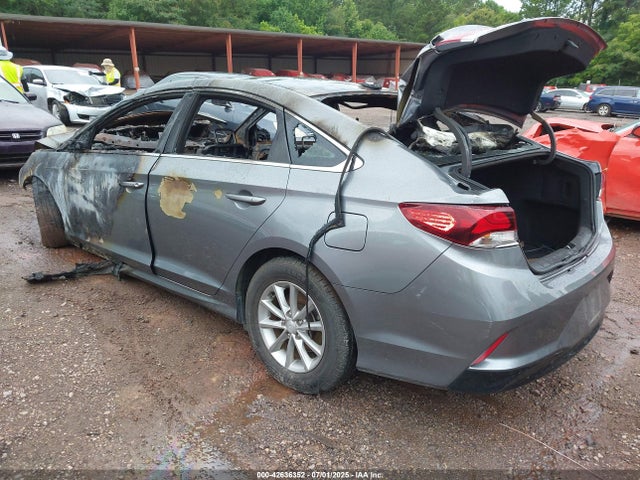 2018 HYUNDAI SONATA 5NPE24AF7JH688514 Photo 2