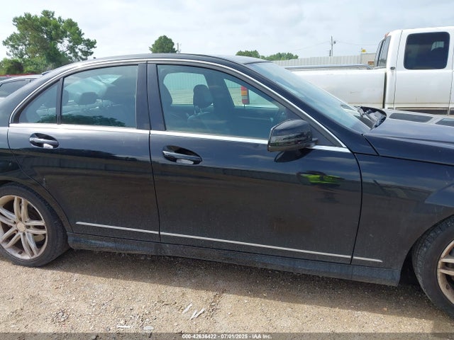 WDDGF4HB8EG207833 Mercedes-Benz 2014