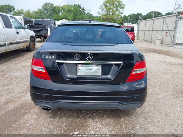 WDDGF4HB8EG207833 Mercedes-Benz 2014