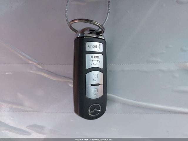 JM1GJ1W61E1157650 Mazda py