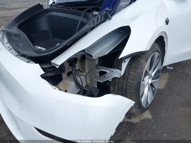 2023 TESLA MODEL Y 7SAYGDEEXPF835144 Photo 5