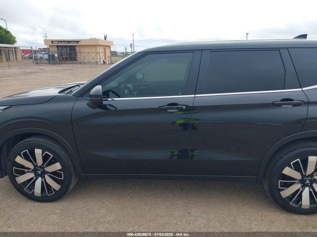 Mitsubishi Outlander 2025 JA4J3VA80SZ019590 Image 14