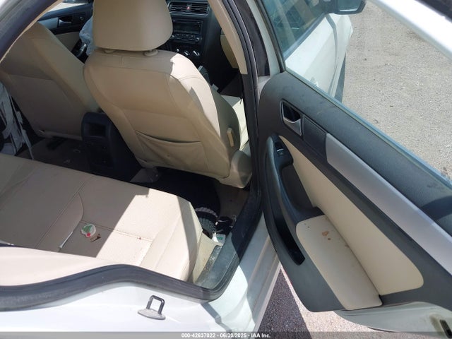 3VWD07AJXEM333132 Volkswagen 2014