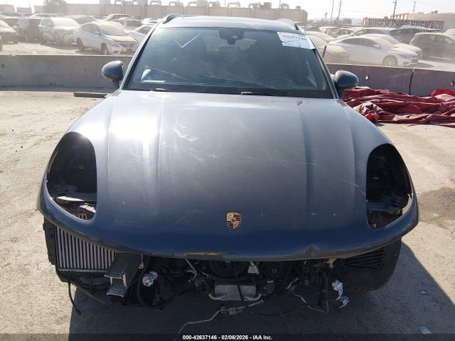 WP1AB2A5XHLB18747 Porsche MACAN S