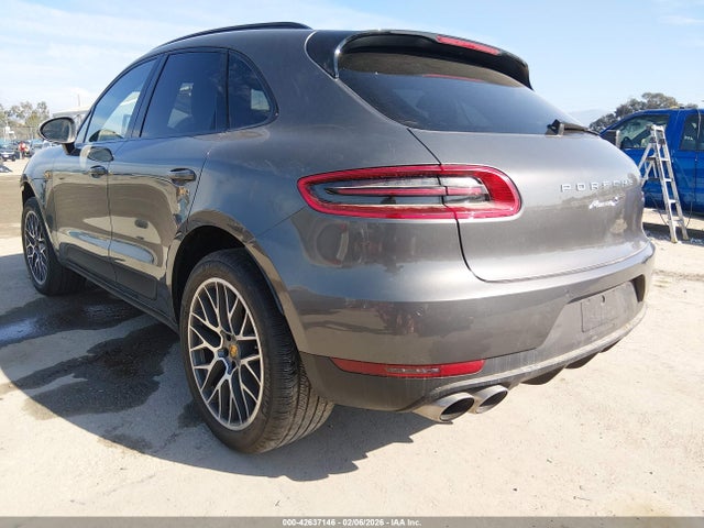 2017 PORSCHE MACAN WP1AB2A5XHLB18747 Photo 2