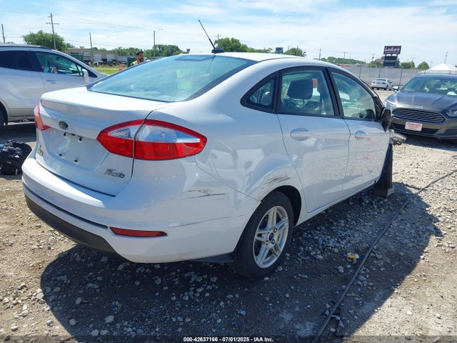 3FADP4BJ4KM122845 Ford 2019