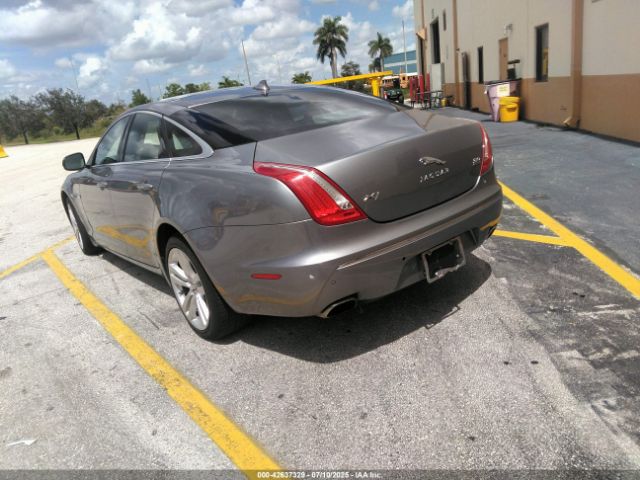 2013 JAGUAR XJ SAJWJ1CD4D8V46305 Photo 2