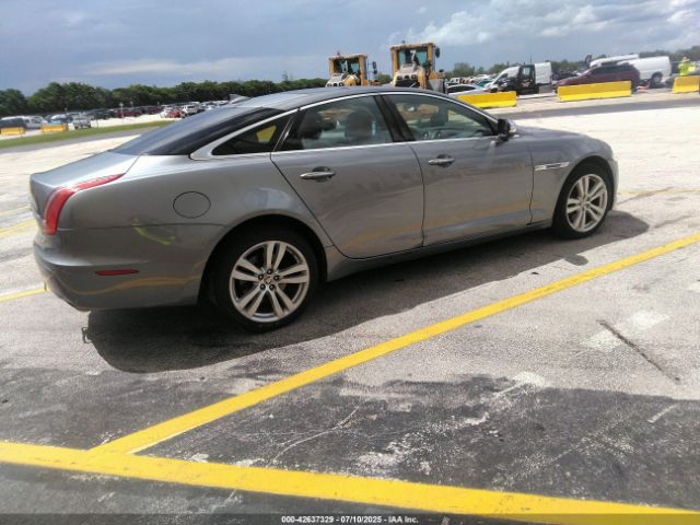 2013 JAGUAR XJ SAJWJ1CD4D8V46305 Photo 3