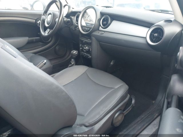 2011 MINI COOPER WMWSU3C50BT098905 Photo 4