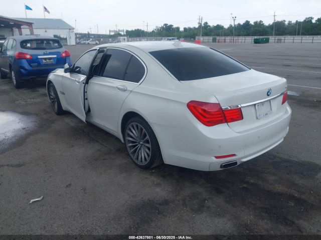 2011 BMW 750I WBAKA8C56BCY37281 Photo 2
