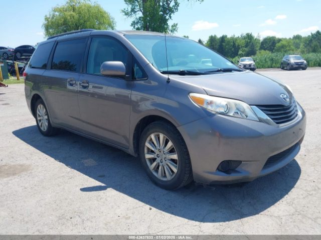 2011 TOYOTA SIENNA 5TDJK3DC2BS002613