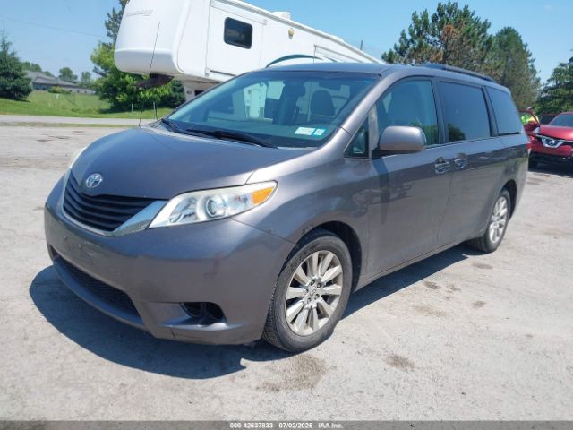 2011 TOYOTA SIENNA 5TDJK3DC2BS002613 Photo 1