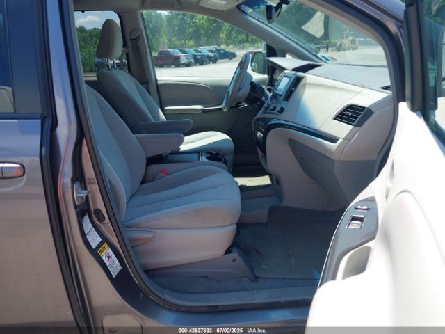 2011 TOYOTA SIENNA 5TDJK3DC2BS002613 Photo 4