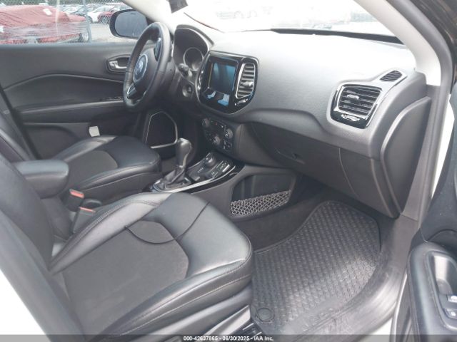 2018 JEEP COMPASS 3C4NJDBBXJT304529 Photo 4