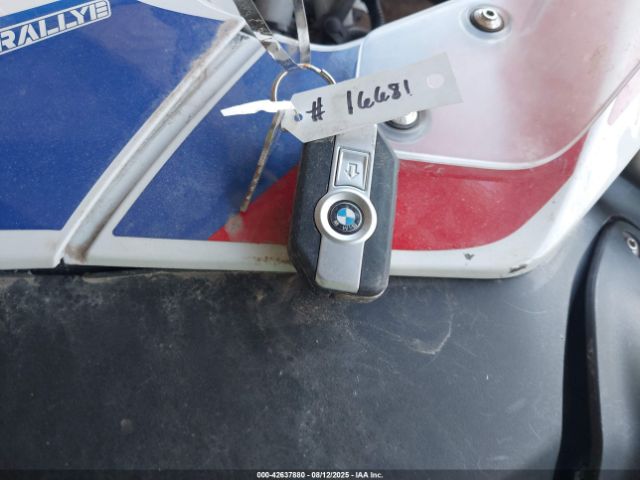 2022 BMW R 1250 WB10M1301N6F95256 Photo 10