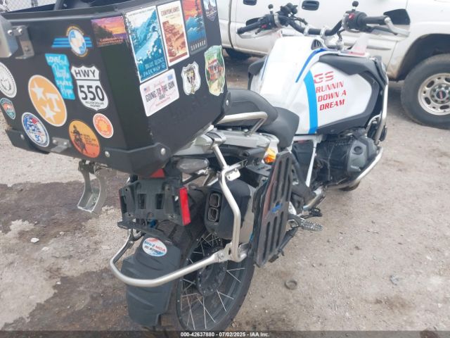 2022 BMW R 1250 WB10M1301N6F95256 Photo 3