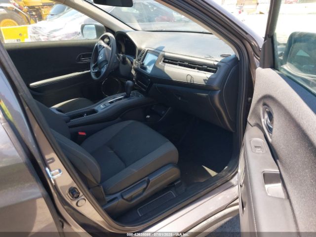2022 HONDA HR-V 3CZRU5H5XNM734684 Photo 4