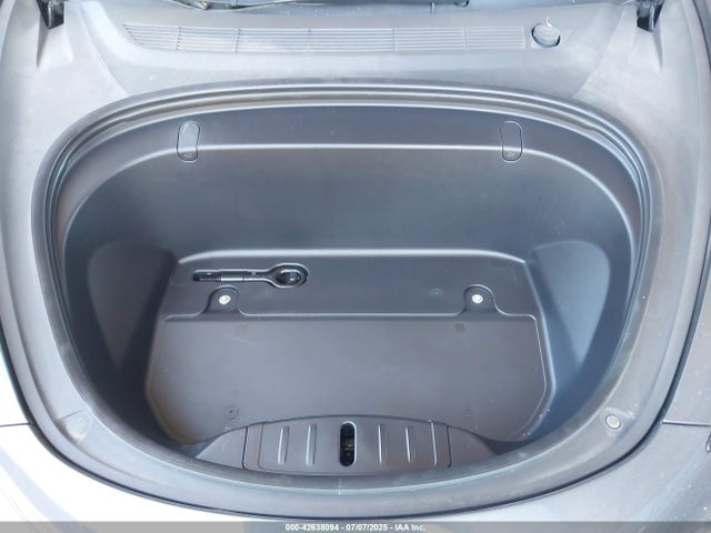 5YJ3E1EB9KF386081 Tesla 2019