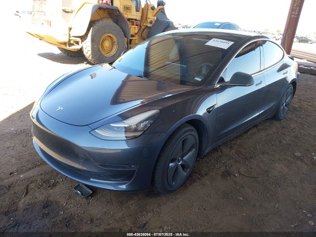 5YJ3E1EB9KF386081 Tesla 2019