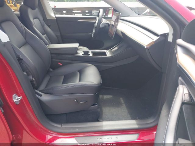 2023 TESLA MODEL Y 7SAYGDEE1PF852348 Photo 4
