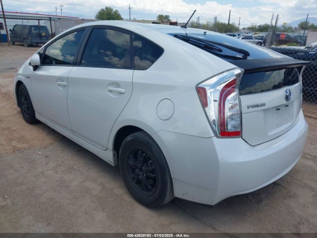 2014 TOYOTA PRIUS JTDKN3DU7E0362231 Photo 2