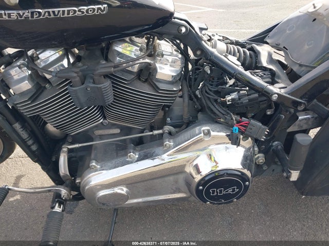 1HD1YHK2XKB026878 Harley-Davidson Breakout 114