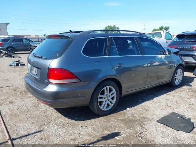 42638567 :رقم المزاد ، 3VWML7AJ6BM717007 vin ، 2011 Volkswagen Jetta Sportwagen 2.0l Tdi مزاد بيع