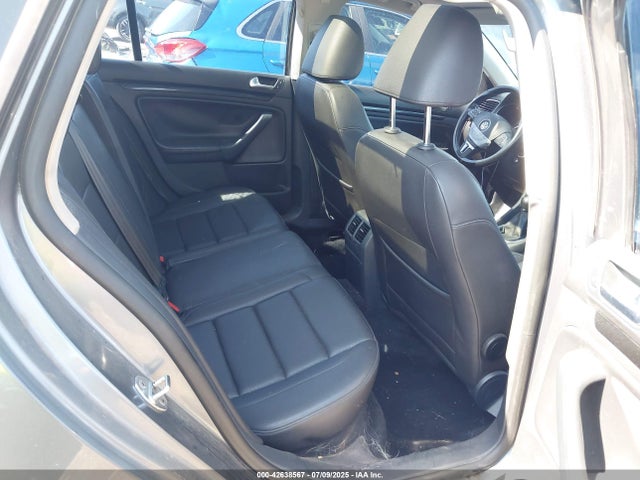 42638567 :رقم المزاد ، 3VWML7AJ6BM717007 vin ، 2011 Volkswagen Jetta Sportwagen 2.0l Tdi مزاد بيع