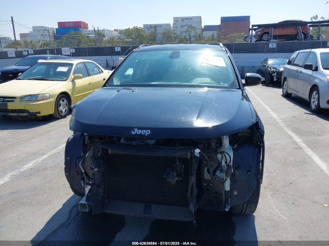 3C4NJCAB1JT411366 Jeep 2018