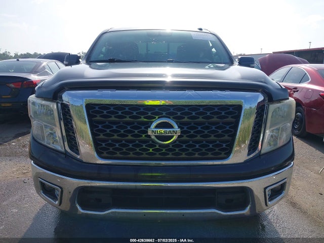 1N6AA1CK3HN557663 Nissan 2017