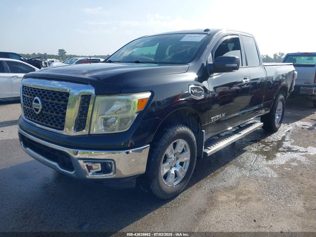 1N6AA1CK3HN557663 Nissan 2017