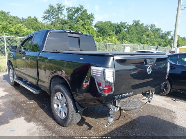 1N6AA1CK3HN557663 Nissan 2017