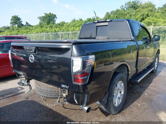 1N6AA1CK3HN557663 Nissan 2017