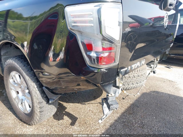 1N6AA1CK3HN557663 Nissan 2017