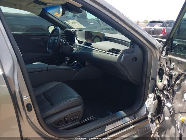 58AEA1C15MU008479 Lexus a25a-fxs, 3nm