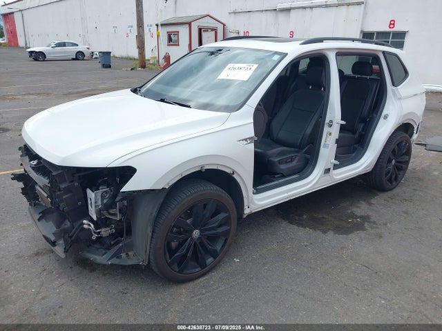 Volkswagen Tiguan 2021 3VV2B7AX8MM065822 Image 2