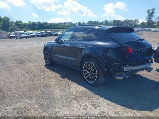 2017 PORSCHE MACAN WP1AB2A51HLB15803 Photo 2