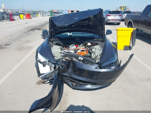 5YJ3E1EA6SF965567 Tesla 2025