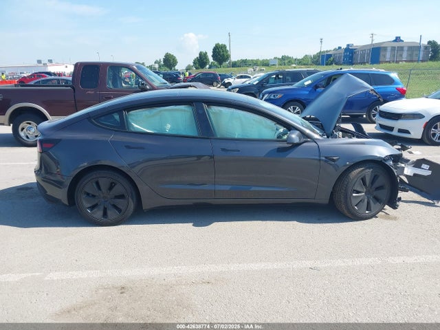5YJ3E1EA6SF965567 Tesla 2025