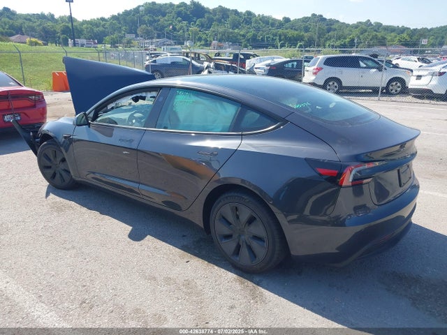 2025 TESLA MODEL 3 5YJ3E1EA6SF965567 Photo 2