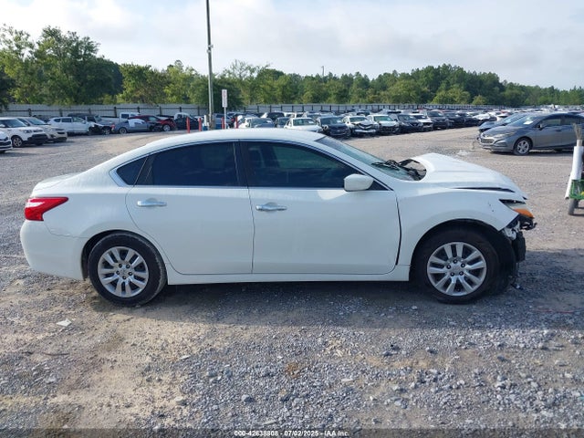 1N4AL3AP9GC205694 Nissan 2016