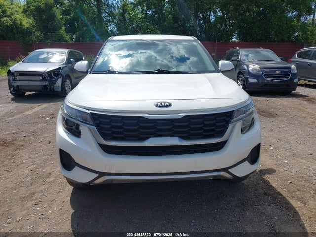 Продаж на аукціоні авто 2021 Kia Seltos Lx, vin: KNDEPCAA6M7145602, номер лоту: 42638820